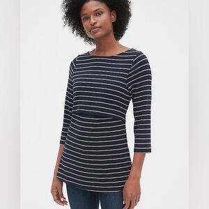 Gap maternity layer nursing shirt